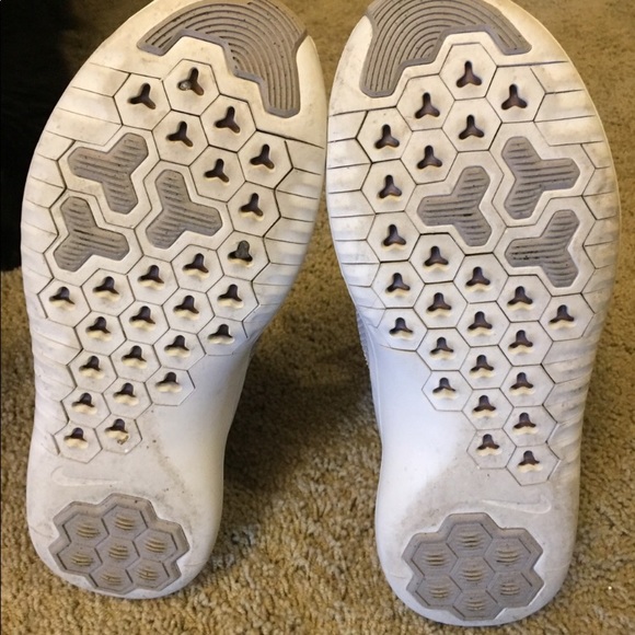 Women’s Nike size 10 - Picture 2 of 4